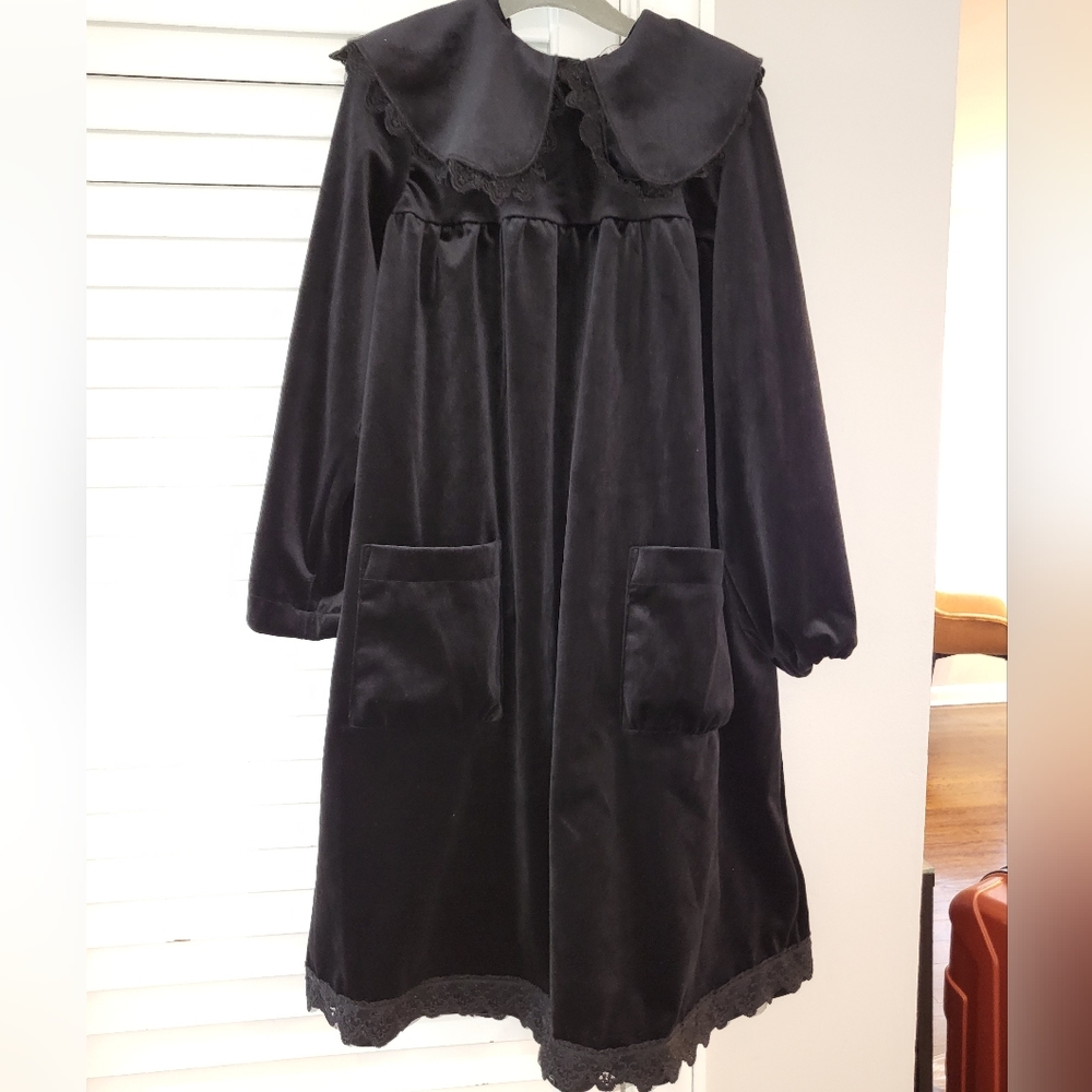 Girl's Velour Dress size8